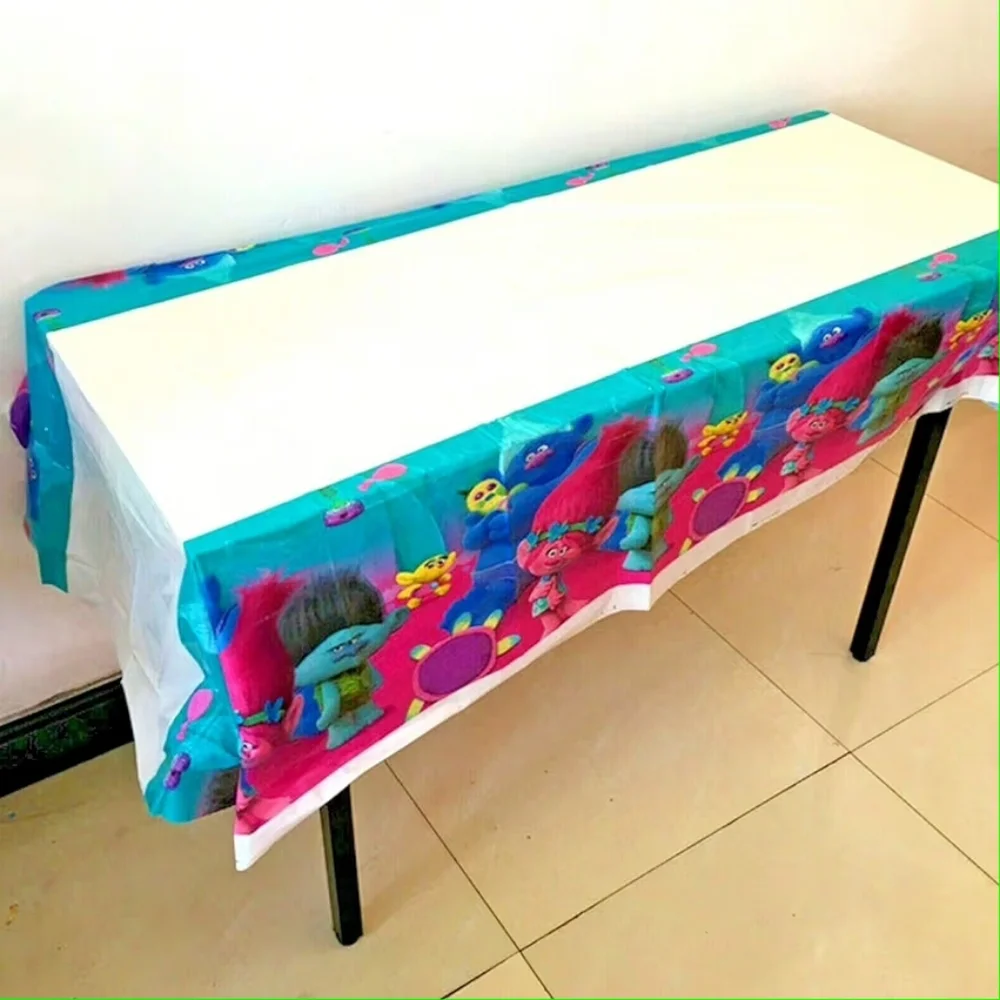 1 Trolls table cover and 1 Set treat bags (16 Pieces In A Bag)